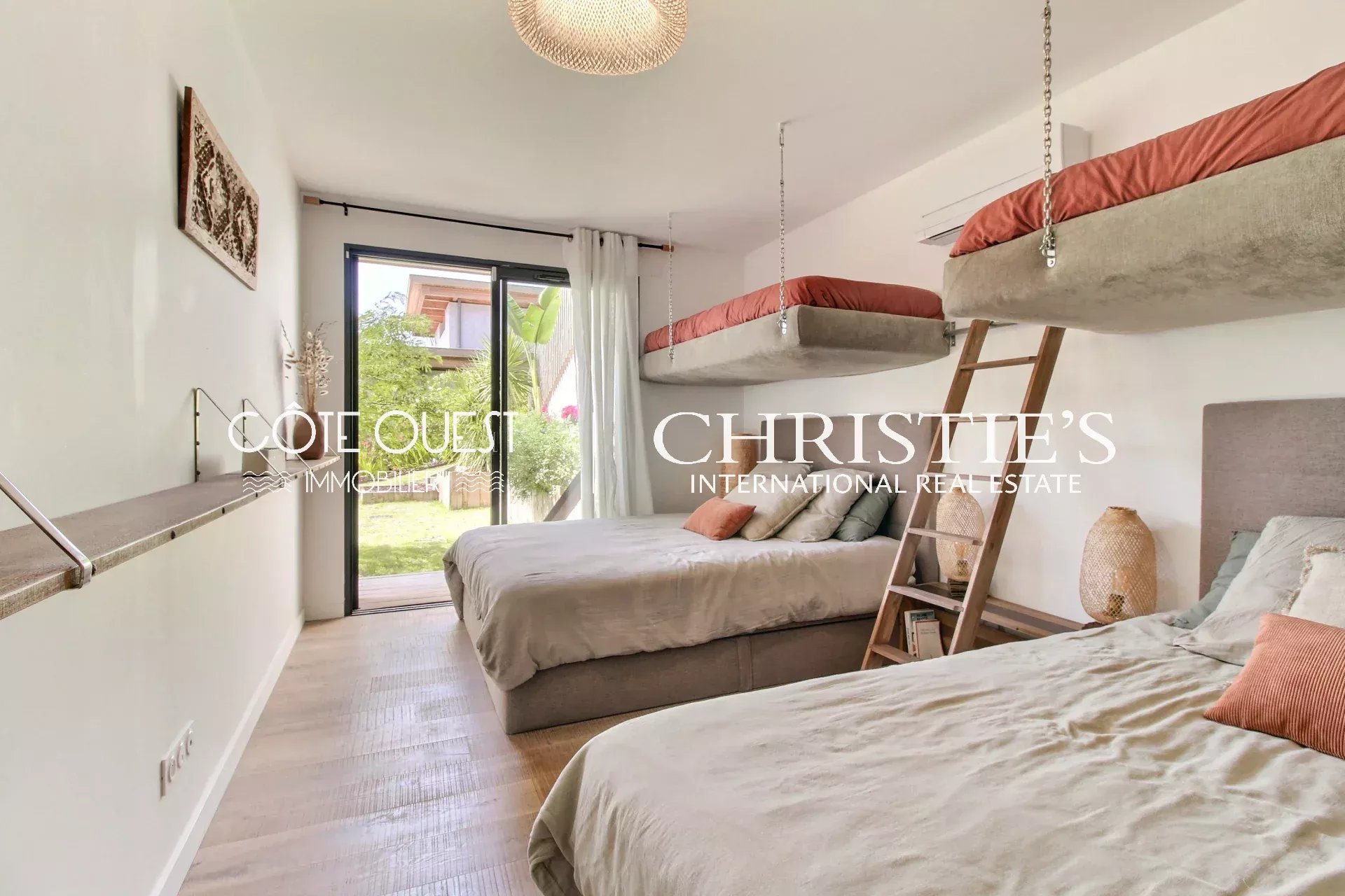 3 Bedroom Villa/Townhouse's Image 9