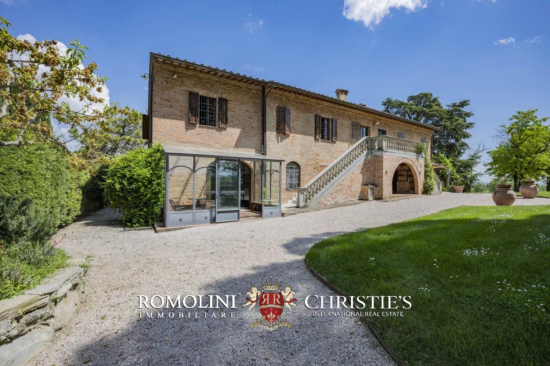 34 Bedroom Vineyard's Image 8
