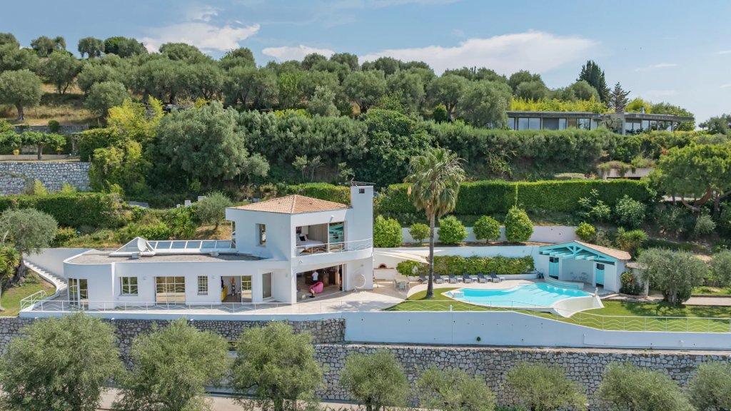 Villa for sale in Nice — Contemporary villa in a private and secure estate – Nice Gairaut