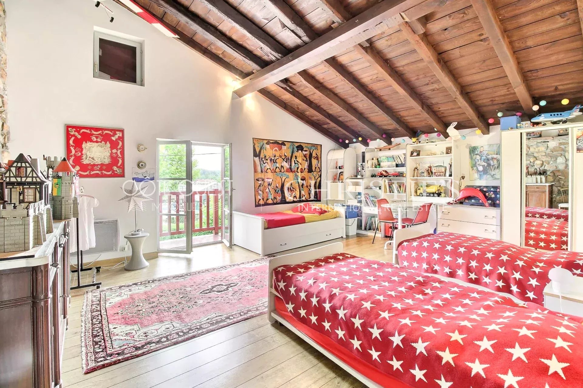 5 Bedroom Villa/Townhouse's Image 10