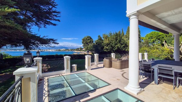 Belle Époque Waterfront Villa Antibes | Iconic Family Legacy Estate — photo 3