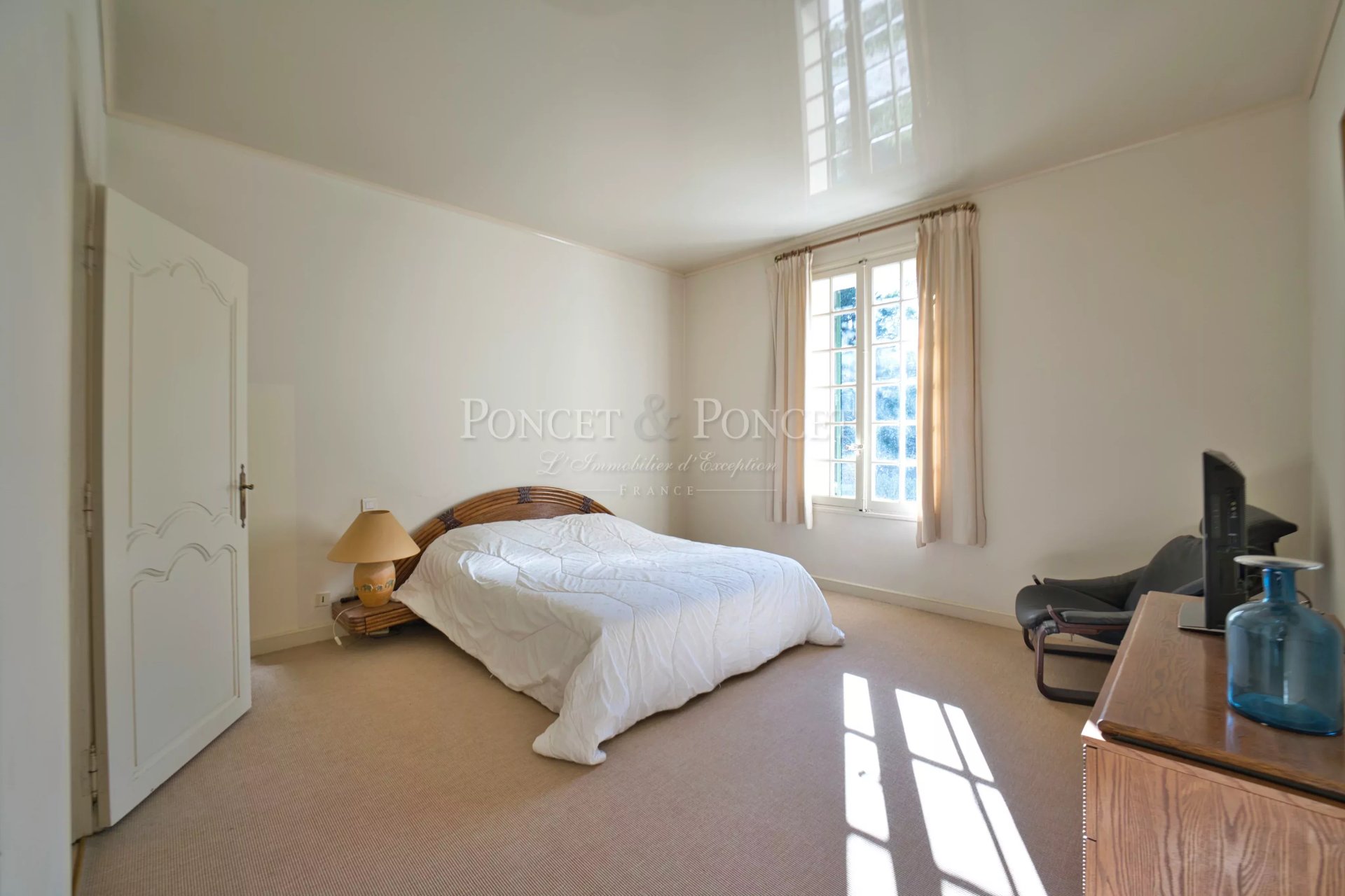 8 Bedroom Villa/Townhouse's Image 12