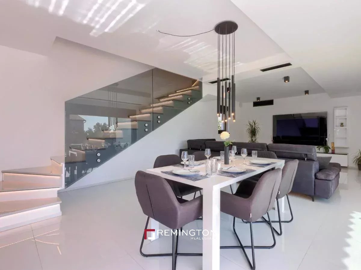 3 Bedroom Villa/Townhouse's Image 10