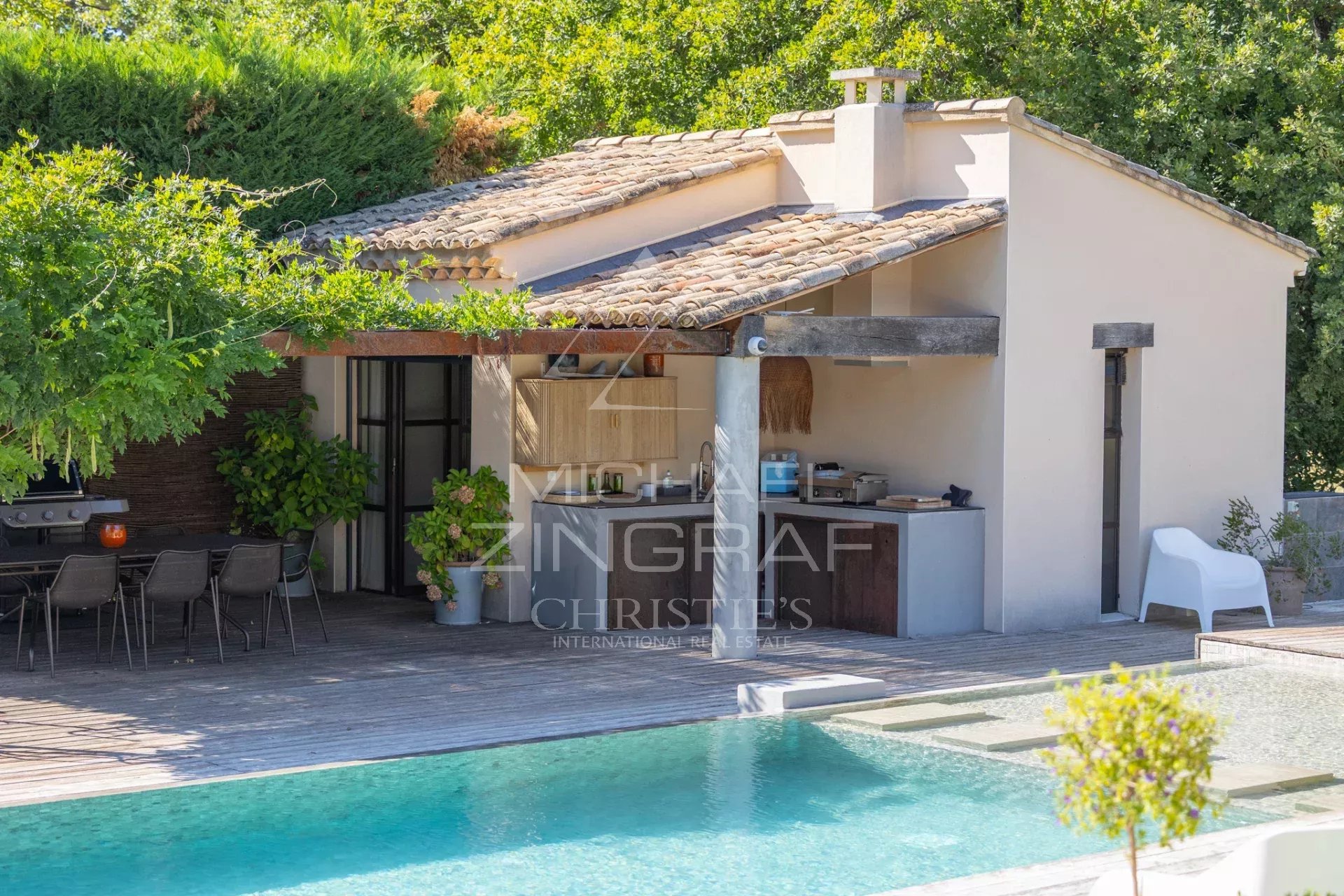 5 Bedroom Villa/Townhouse's Image 3