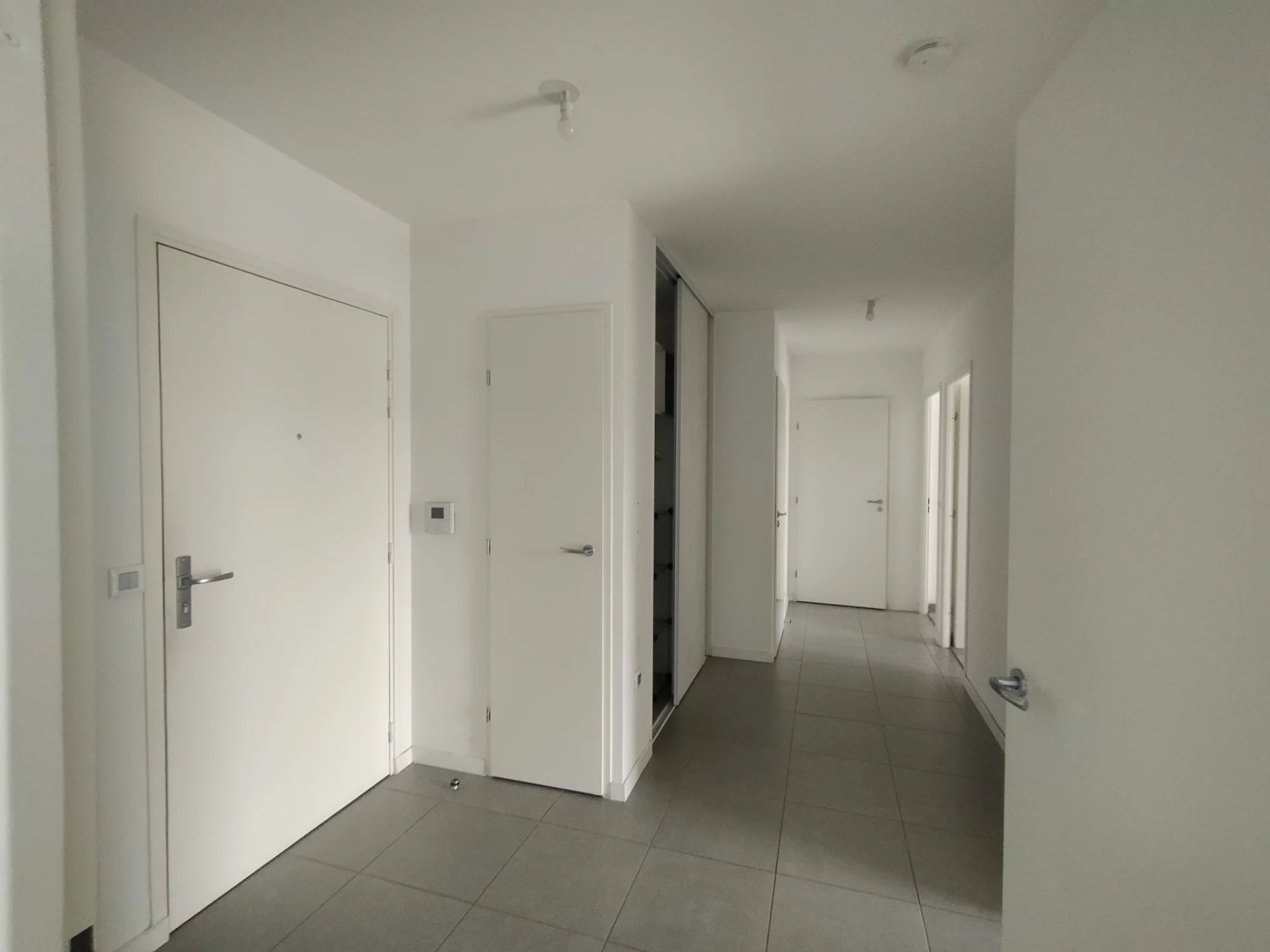 85858898 Location Vénissieux