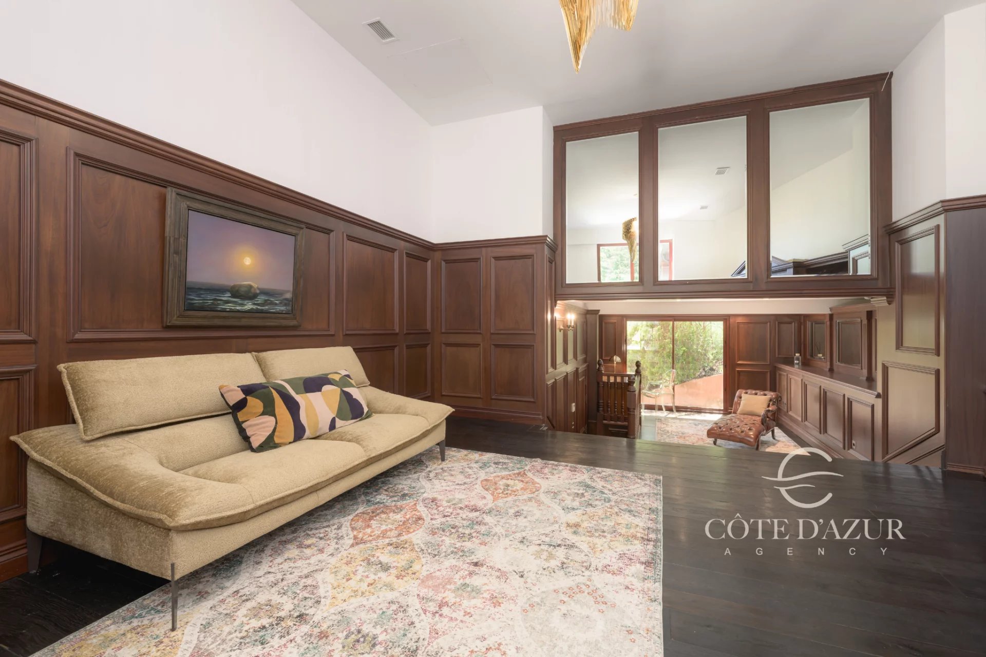 Exceptional property with panoramic sea views 27
