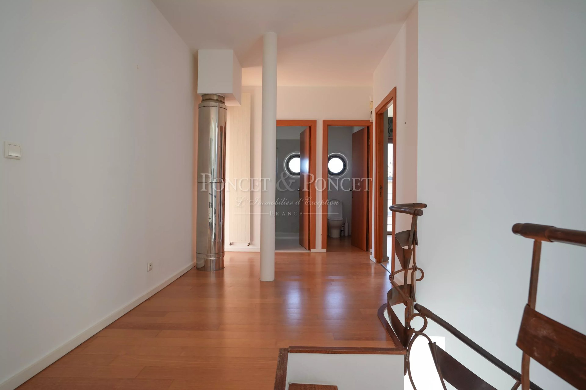 5 Bedroom Villa/Townhouse's Image 17