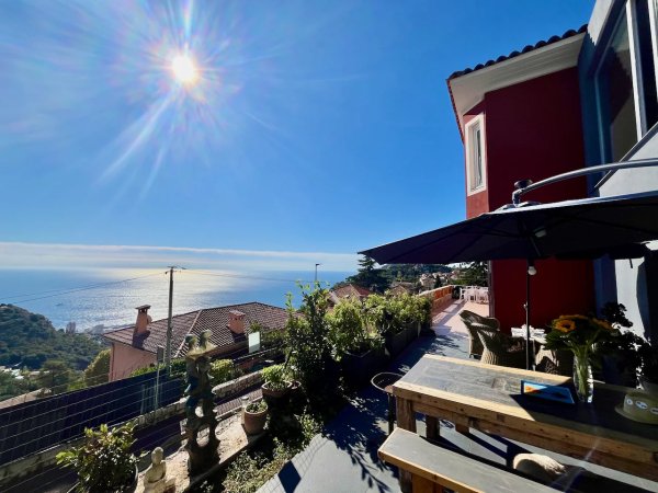 MAGNIFICENT 5-ROOM VILLA WITH PANORAMIC SEA VIEW CLOSE TO THE VILLAGE CENTER, LARGE GARAGE, POSSIBILITY OF A SWIMMING POOL — photo 2
