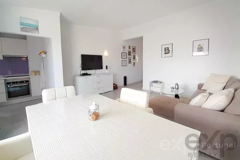 APARTAMENTO T1 TERRAÇO COM VISTAR MAR + GARAGEM SITUADO A 700 M PRAIA