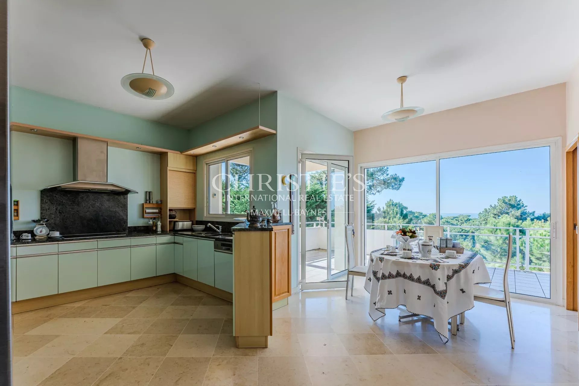 5 Bedroom Villa/Townhouse's Image 4