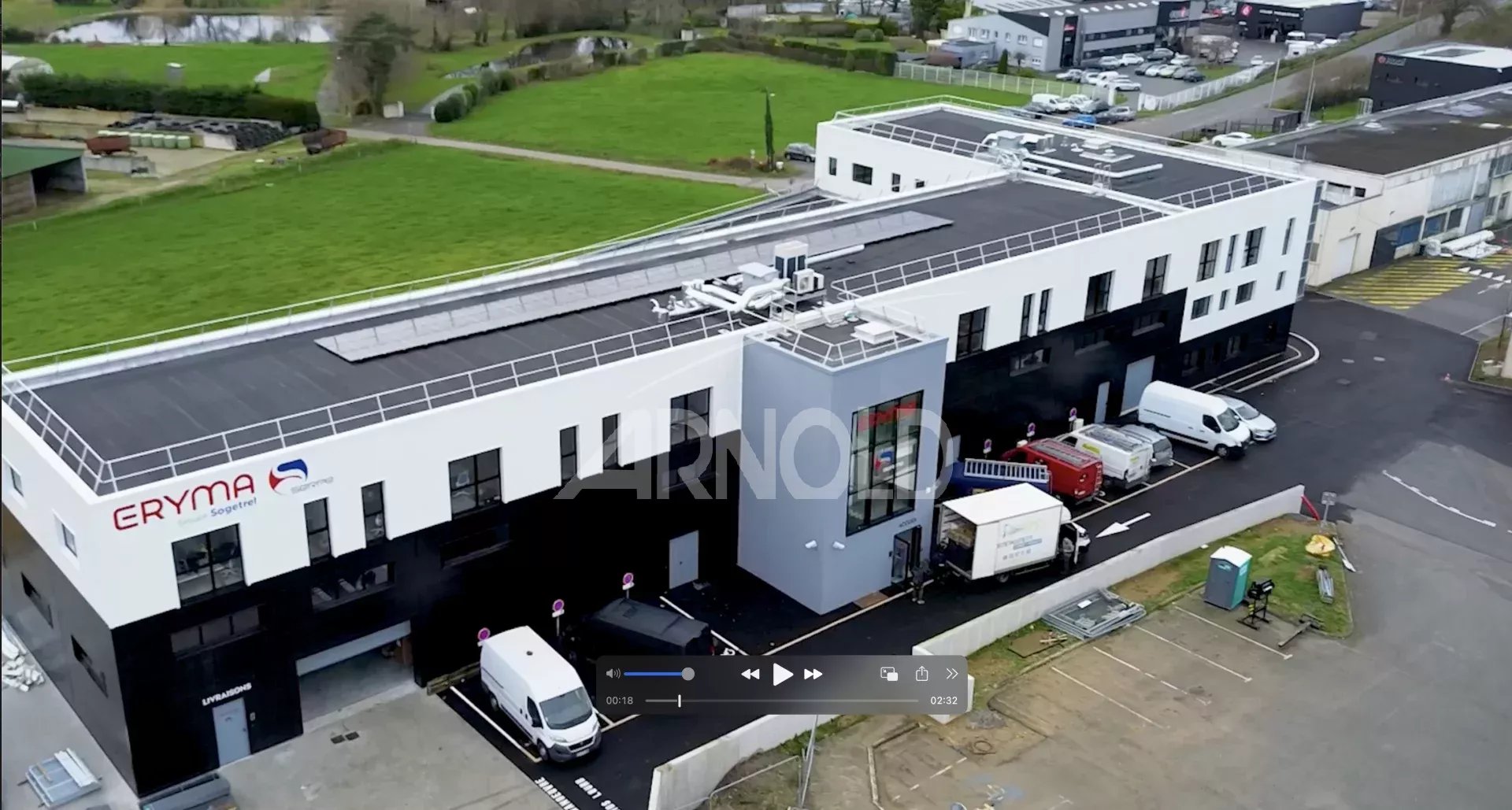 Plateau de bureaux neufs proche des axes rapides!