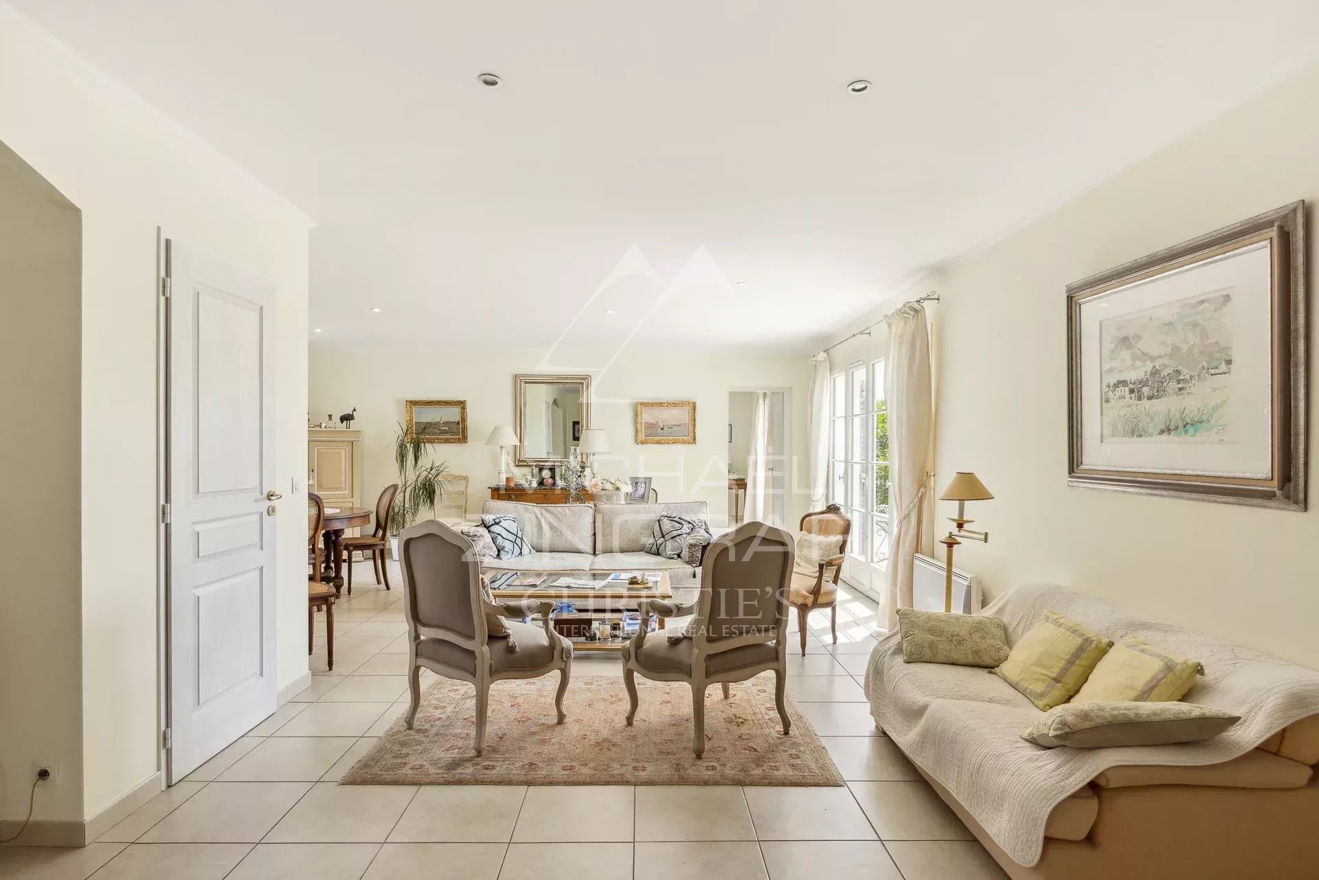 4 Bedroom Villa/Townhouse's Image 5