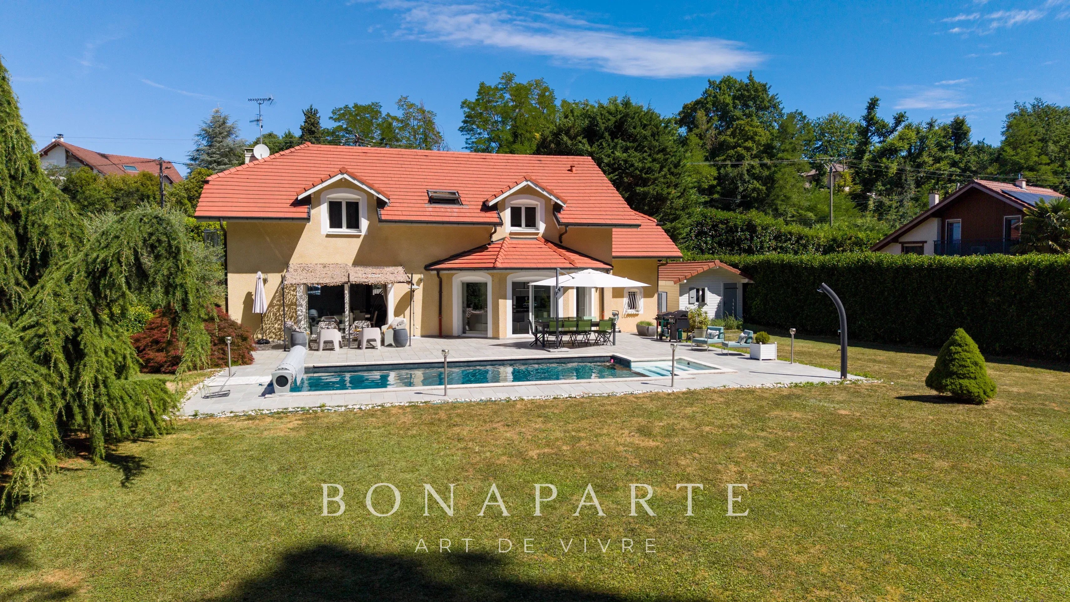 VEIGY-FONCENEX | BELLE MAISON FAMILIALE DE 261m²| A DEUX PAS DE LA FRONTIERE SUISSE