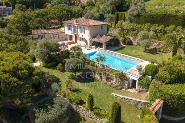 Charming villa in a peaceful setting within walking distance of the village of Vence — photo 1