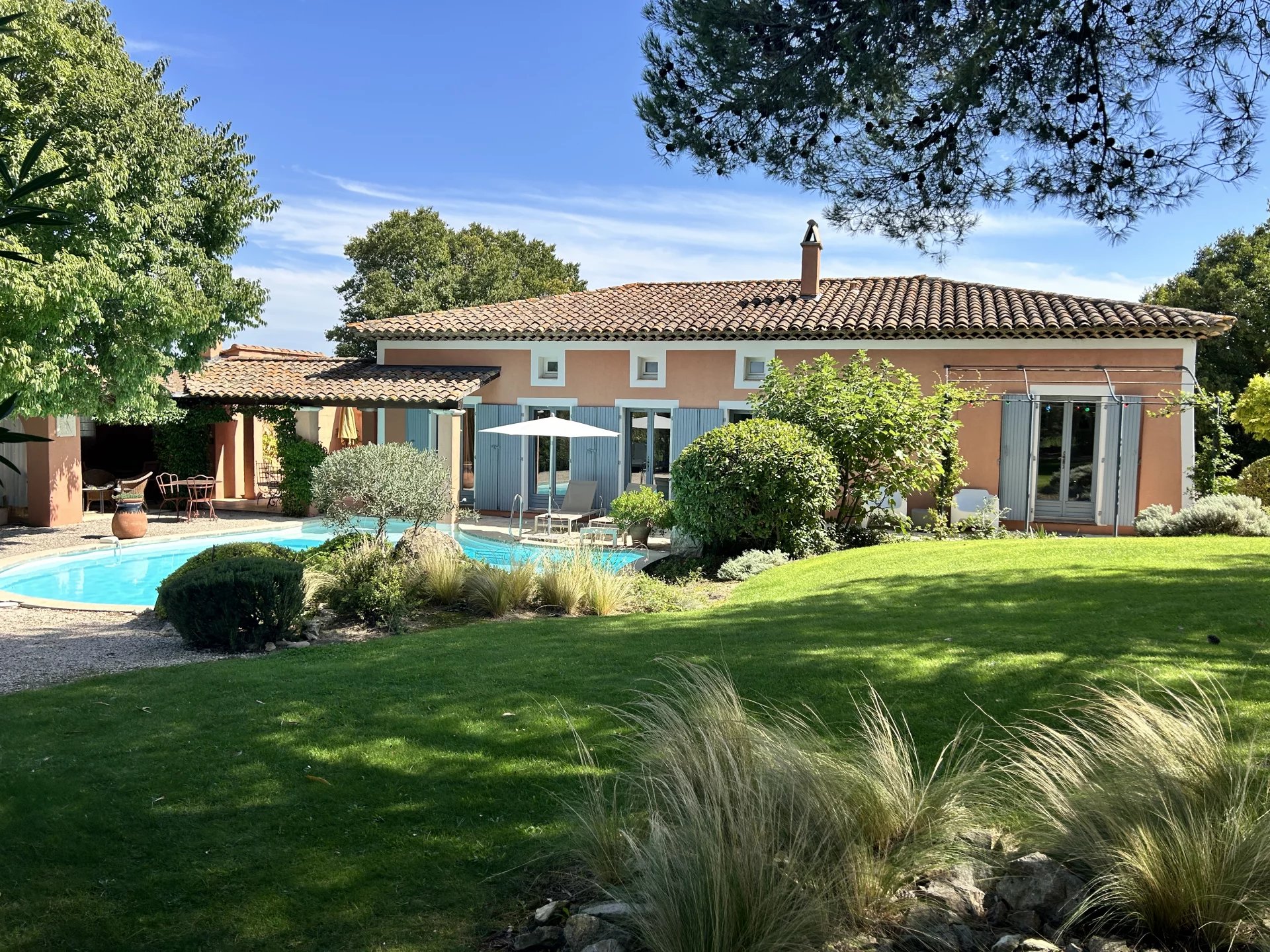 Maison de charme au Golf de Pont Royal avec équipements luxueux