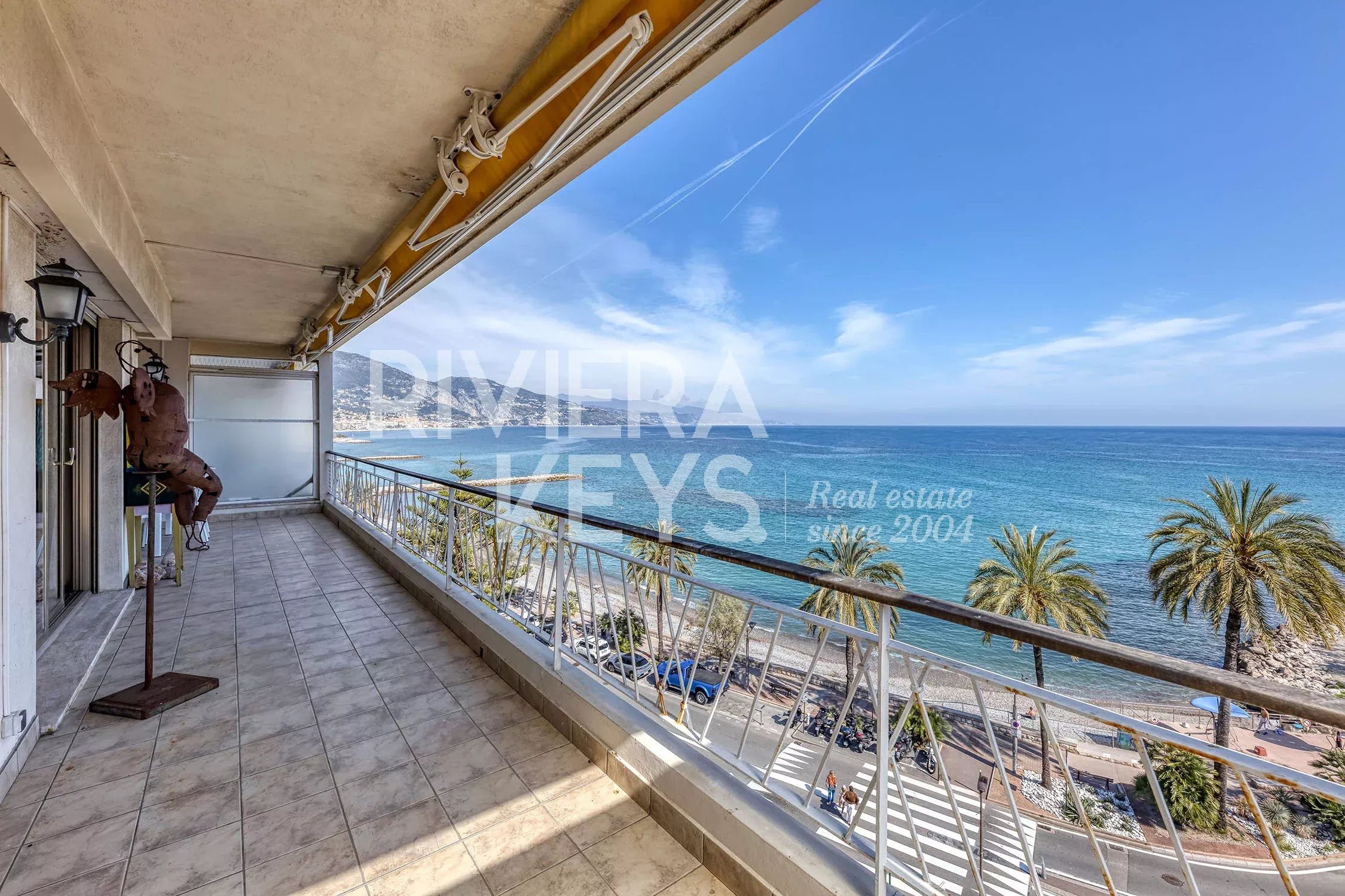 ROQUEBRUNE-CAP-MARTIN: Magnifik 4-rumslägenhet vid havet med dubbla terrasser