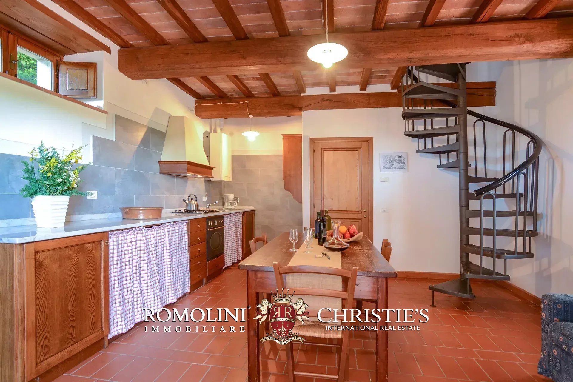 8 Bedroom Villa/Townhouse's Image 46