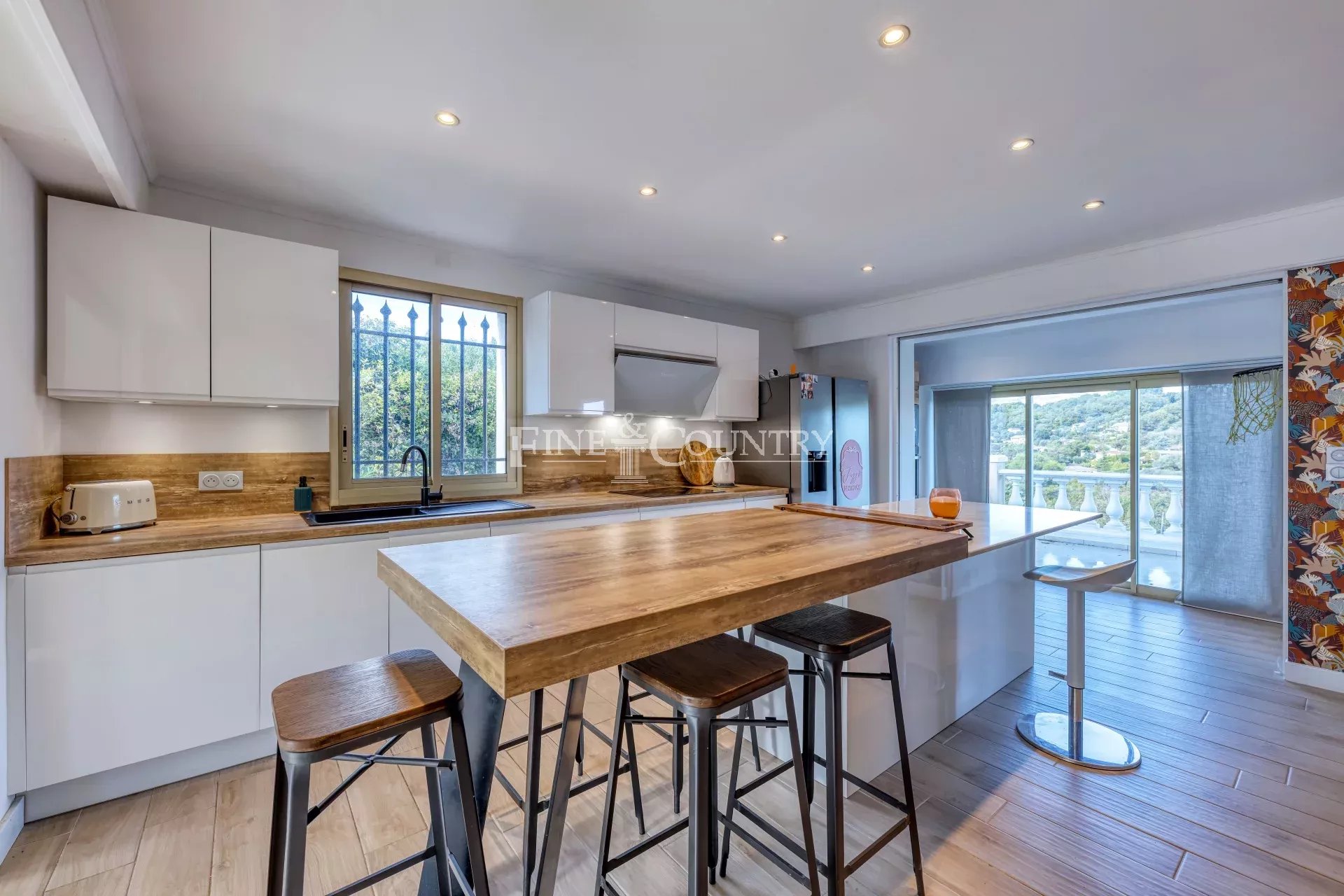 Photo of For sale  Villa in Valbonne - Panoramic view