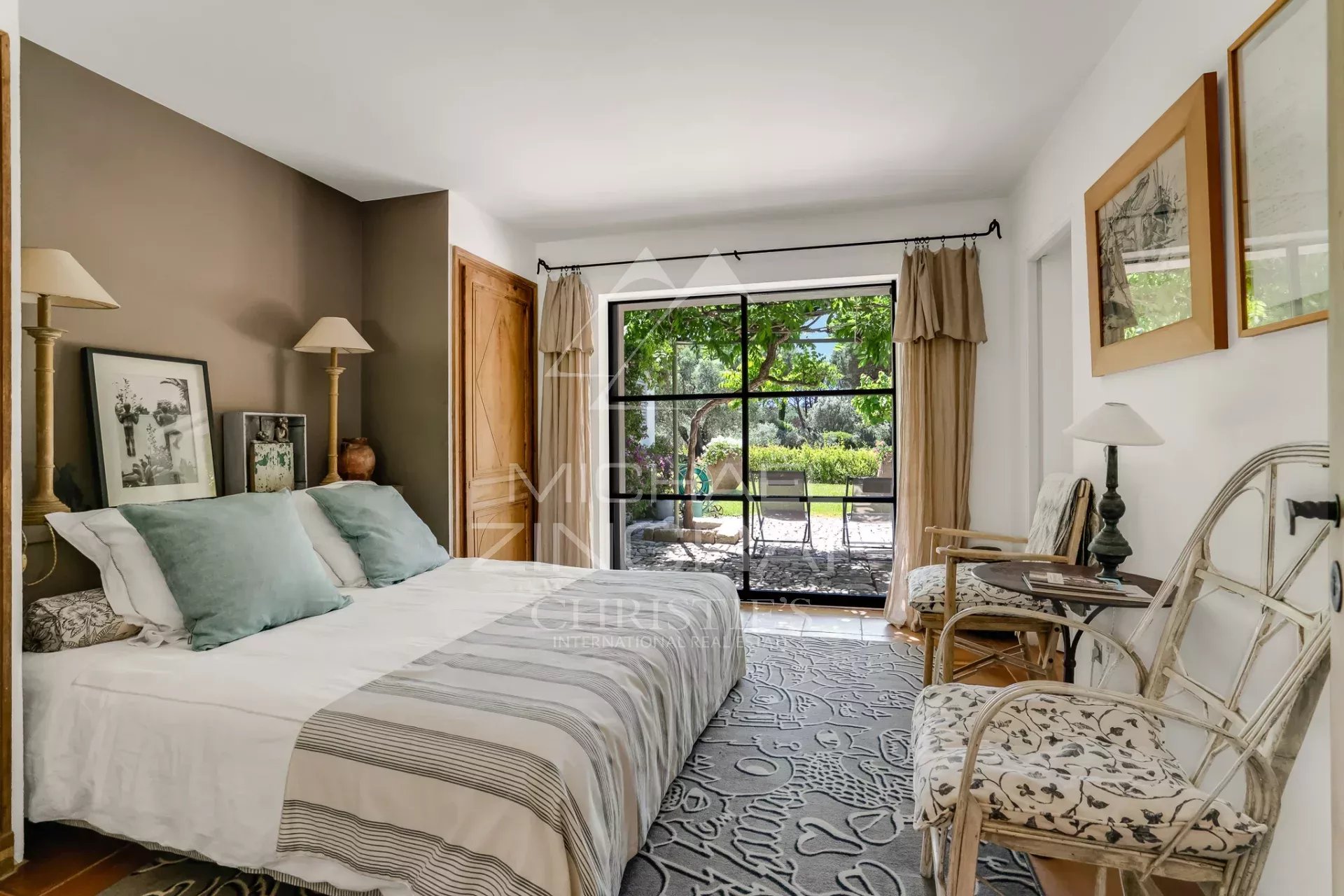 8 Bedroom Villa/Townhouse's Image 10
