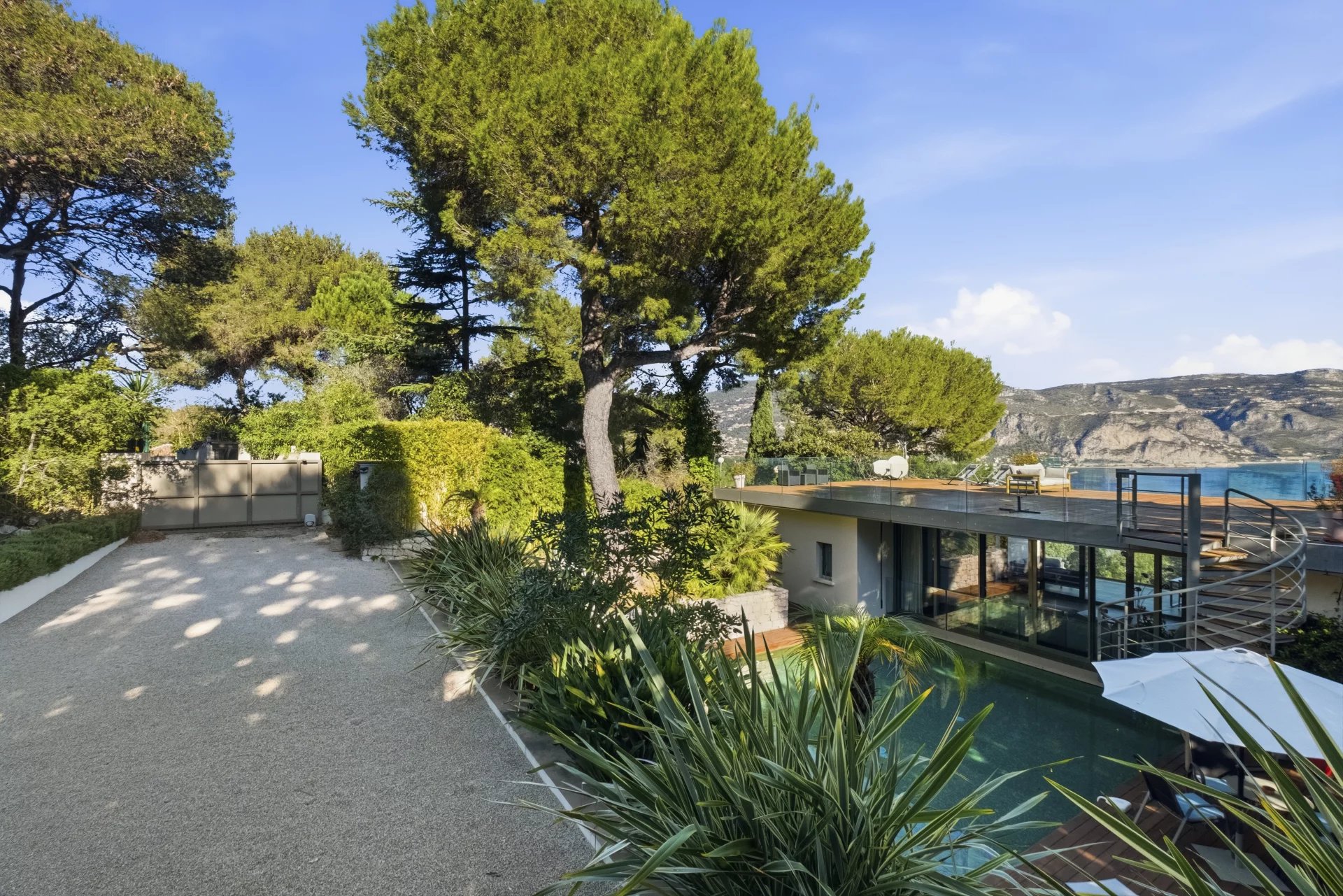 Modern 5-bedroom villa with open views and pool