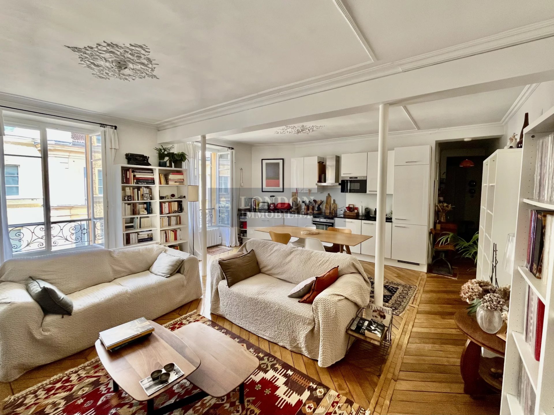 NOTRE DAME à quelques pas du marché