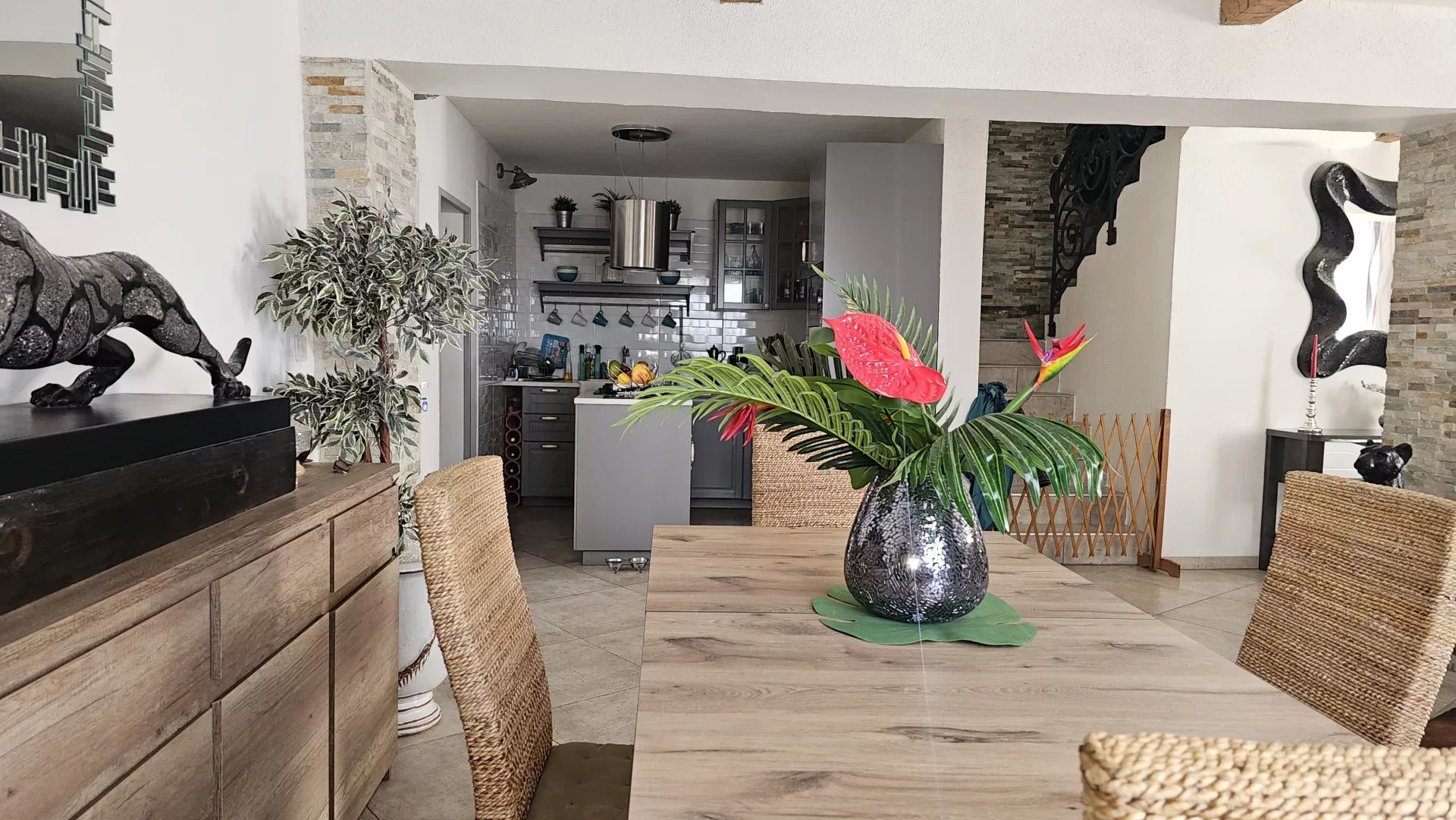 NOUVEAUTE ! Bas de Villa 85 m² avec piscine