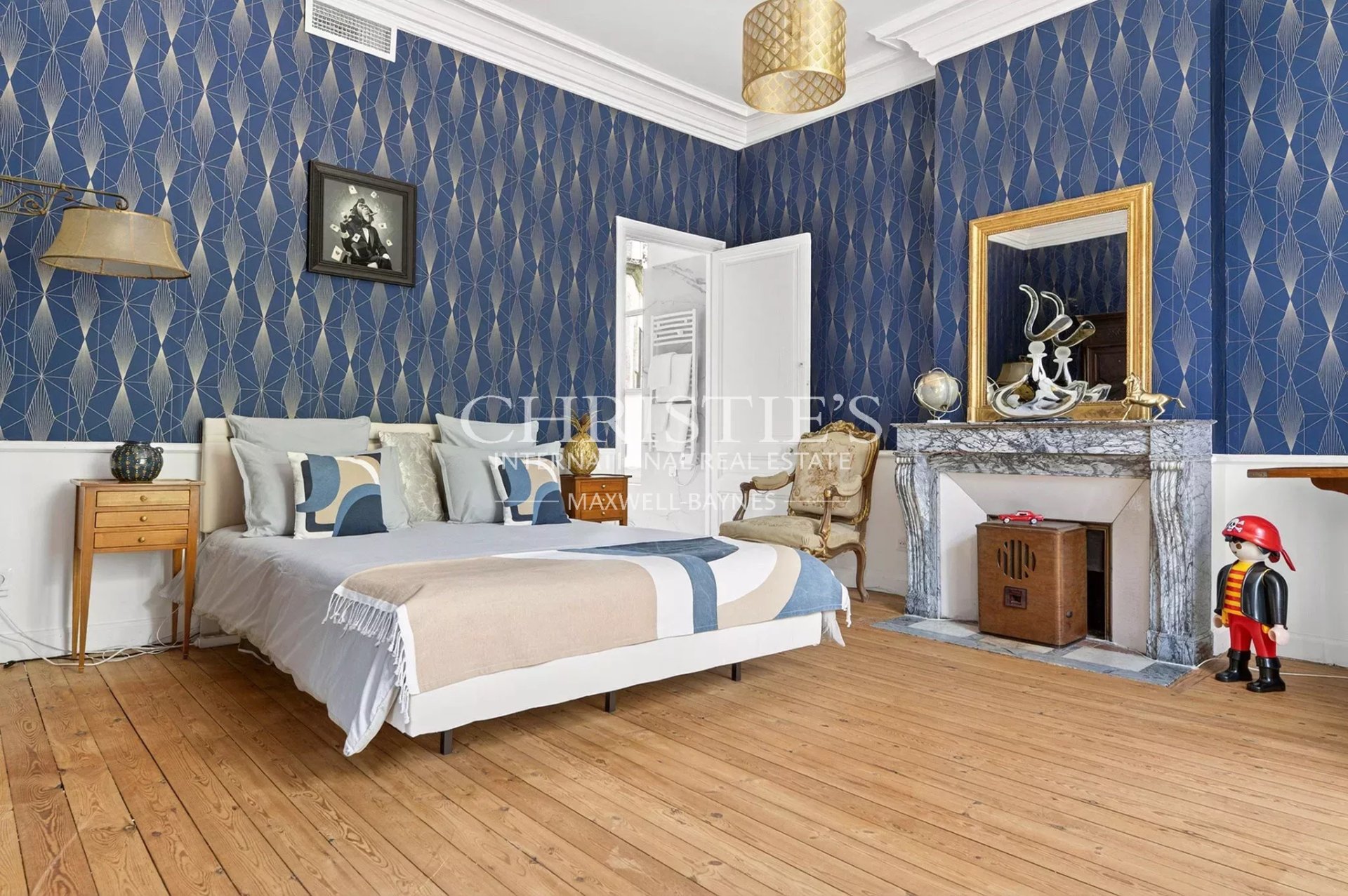 9 Bedroom Chateau's Image 10