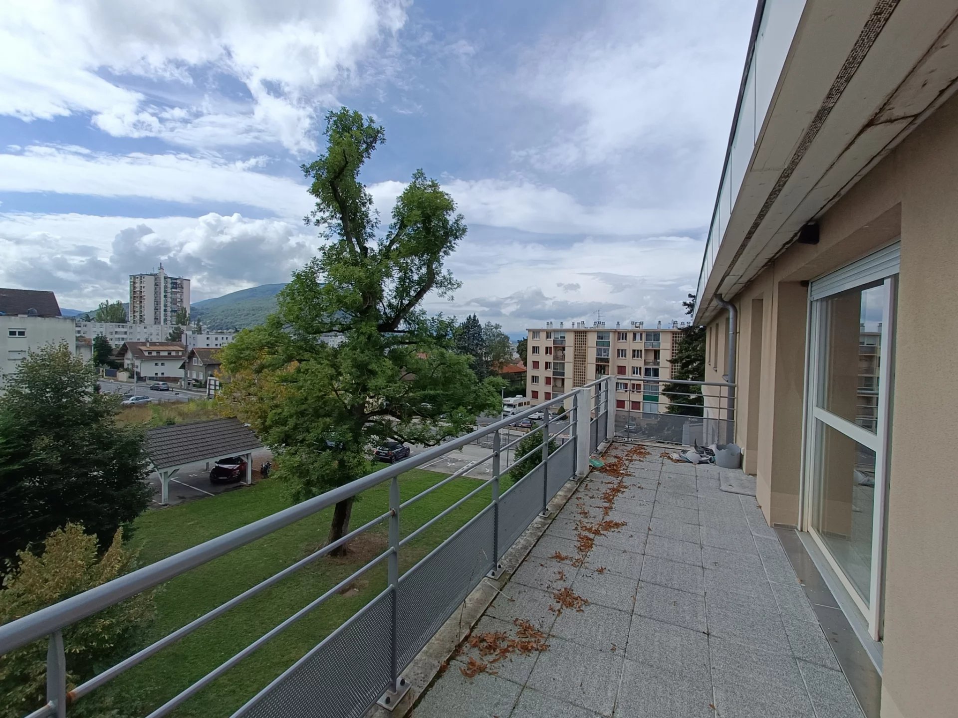 T3 DERNIER ETAGE 60m2 + TERRASSE 16m2 + GARAGE POSSIBLE