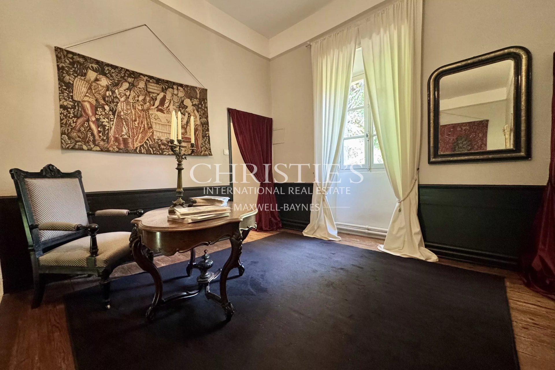 6 Bedroom Villa/Townhouse's Image 25