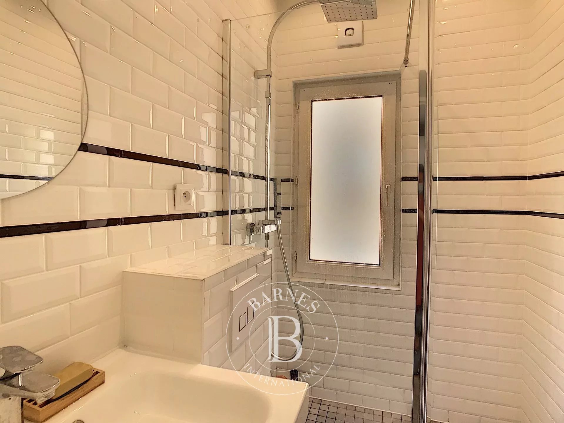 Daire Paris 18ème - picture 5