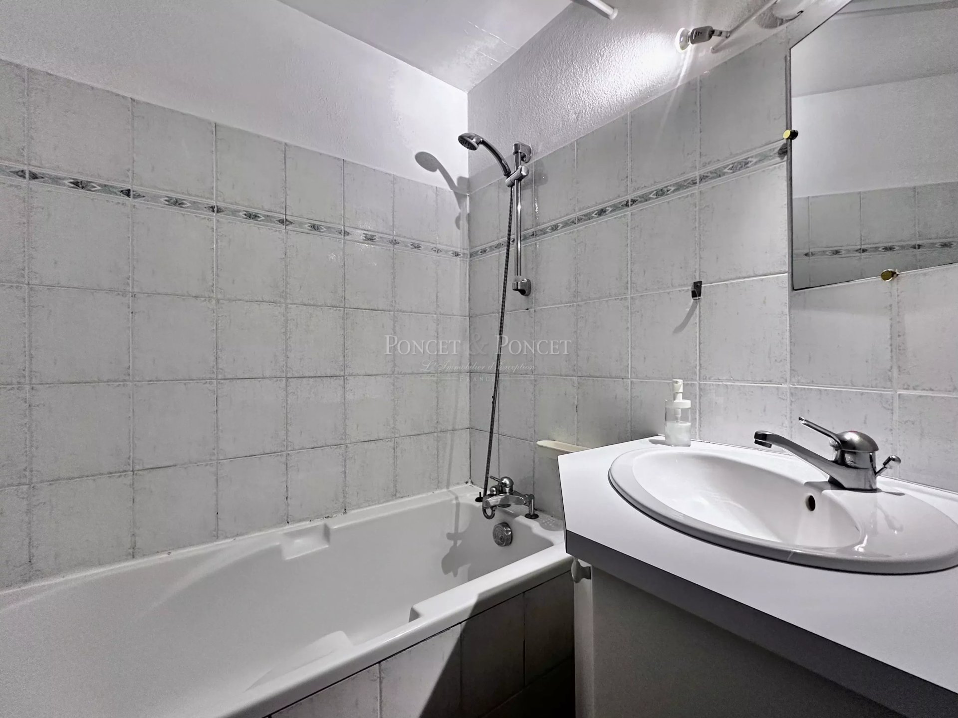20 Bedroom Villa/Townhouse's Image 15