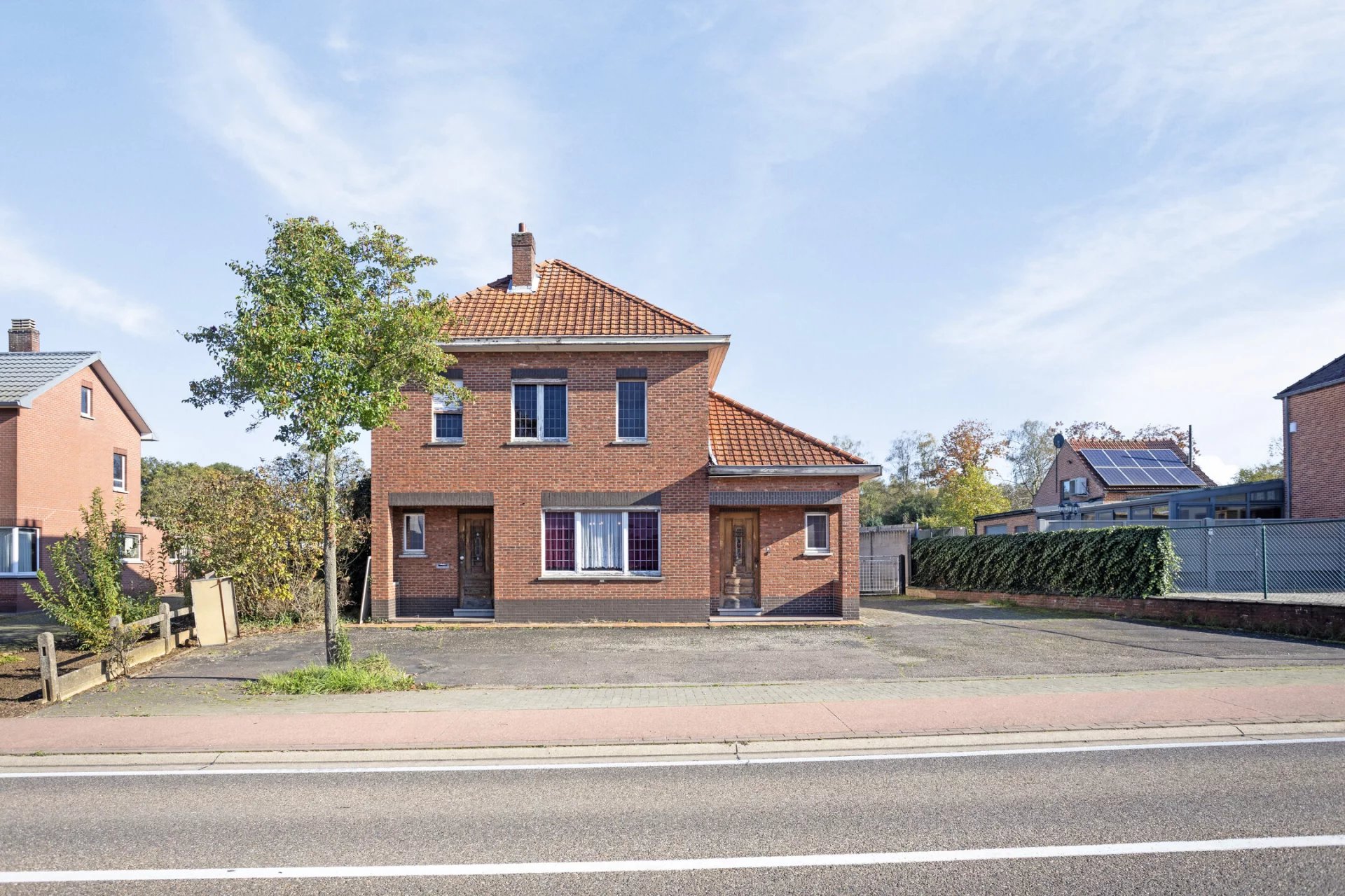 CENTRAAL GELEGEN TE RENOVEREN STATIGE WONING OP 12A72CA IN LUMMEN