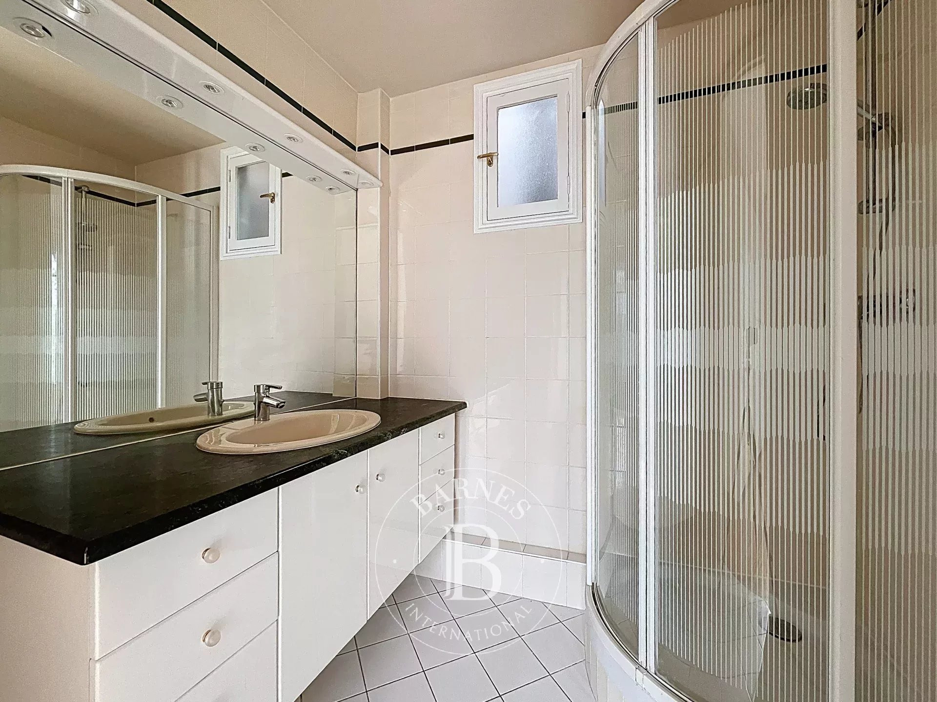 Paris  - Apartment 3 Bedrooms - picture 9