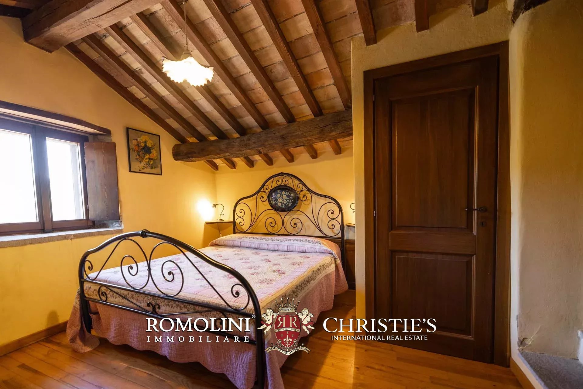 10 Bedroom Chateau's Image 33