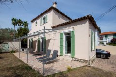 Villa located on the edge of the Cap d'Antibes — photo 2 of 7