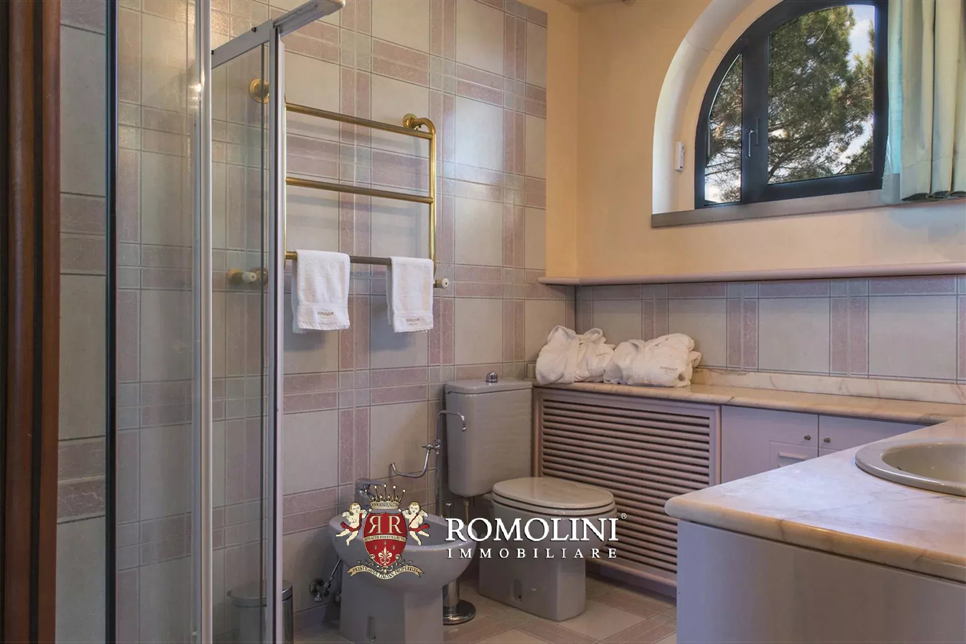 10 Bedroom Villa/Townhouse's Image 36