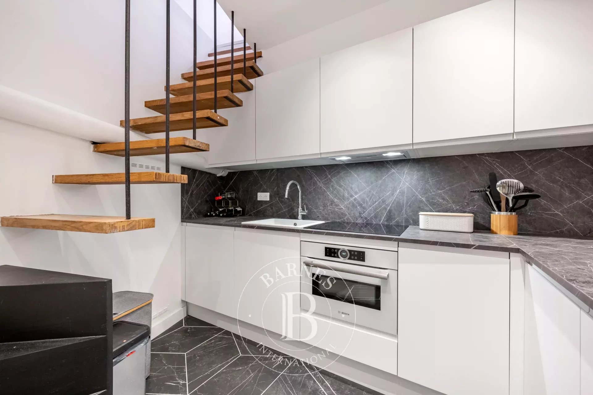 Daire Paris 8ème - picture 5