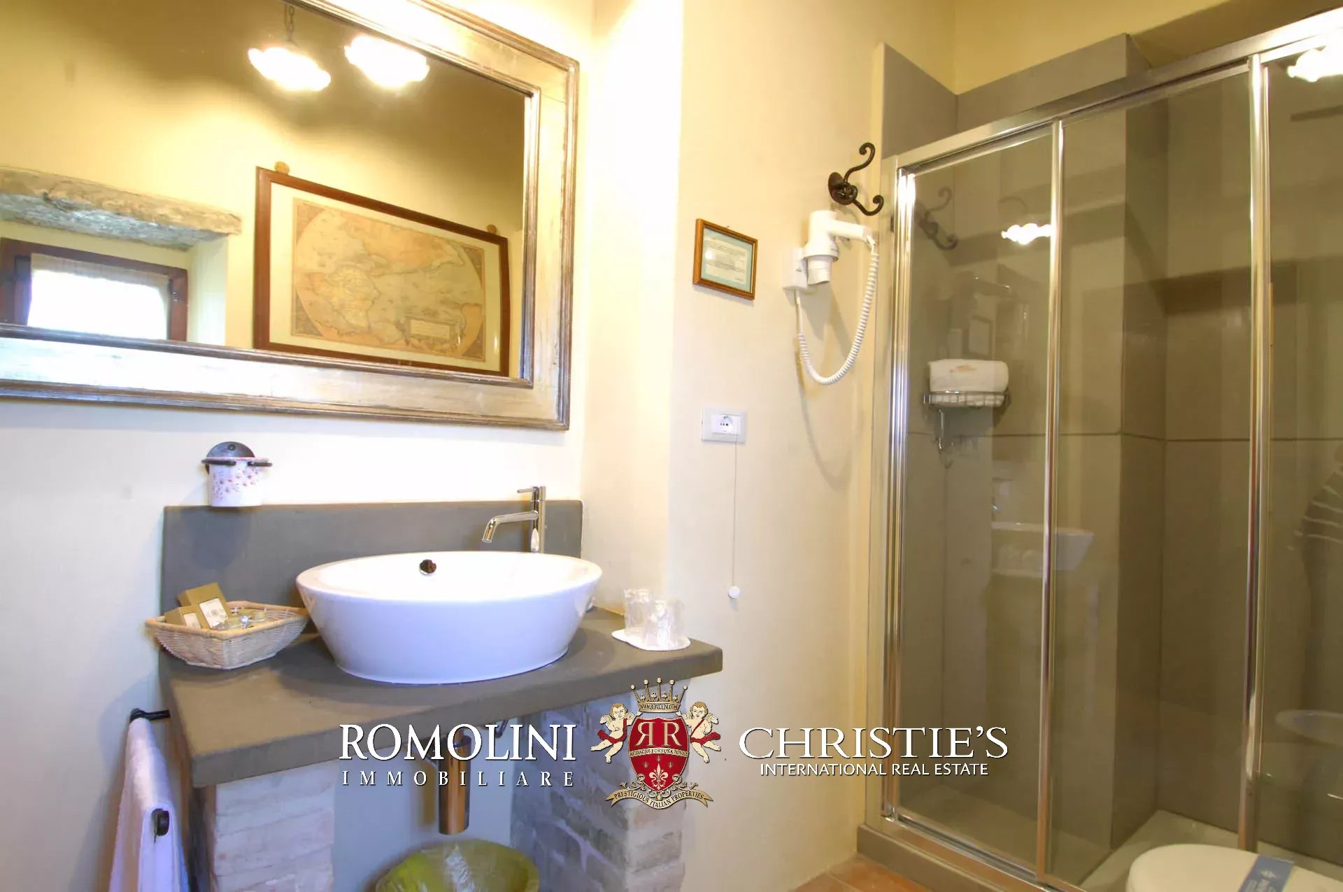 18 Bedroom Villa/Townhouse's Image 35