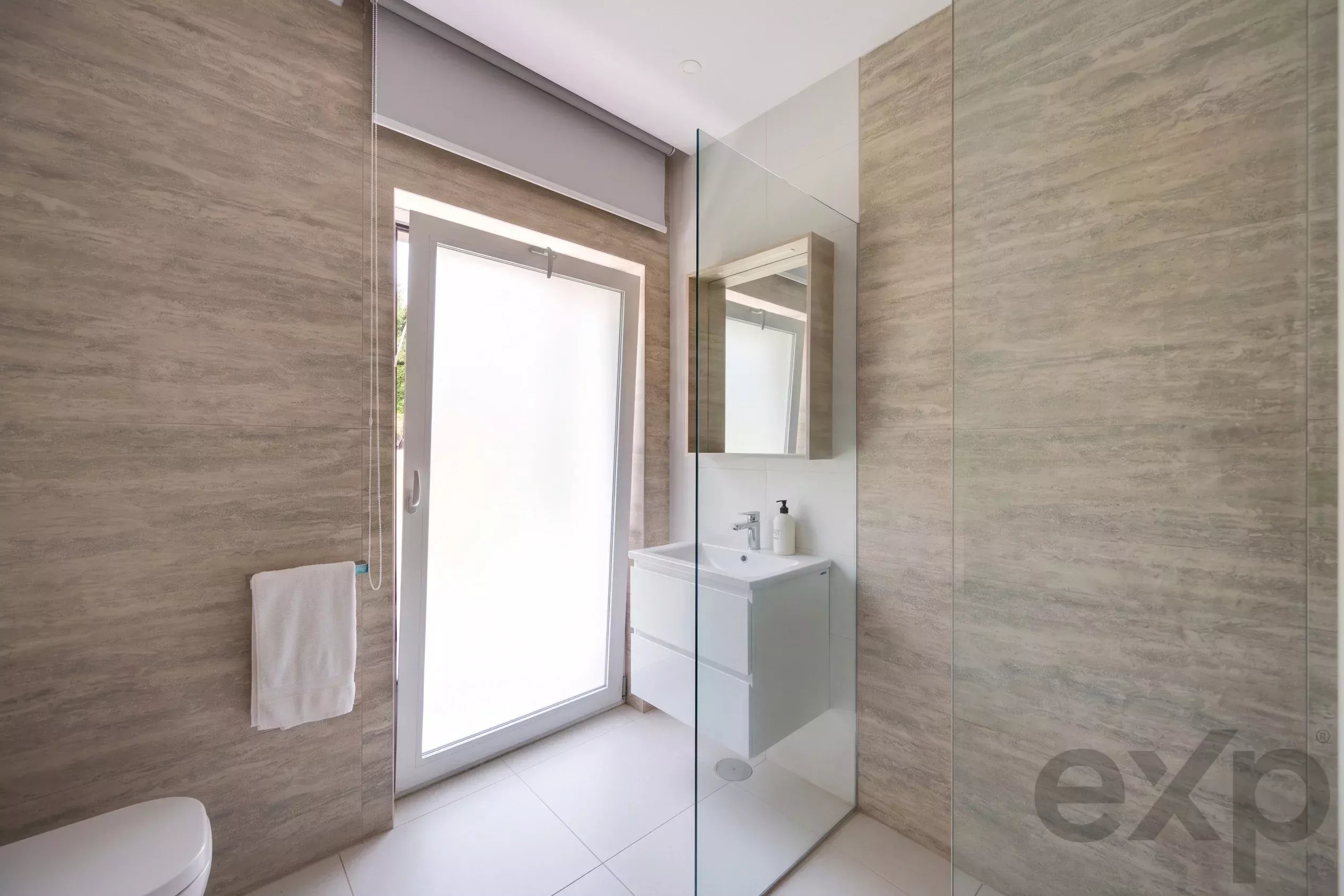 17.5m Heated Lap Pool T4 Villa with Guest Apartment in Lagos 87053563 image 21