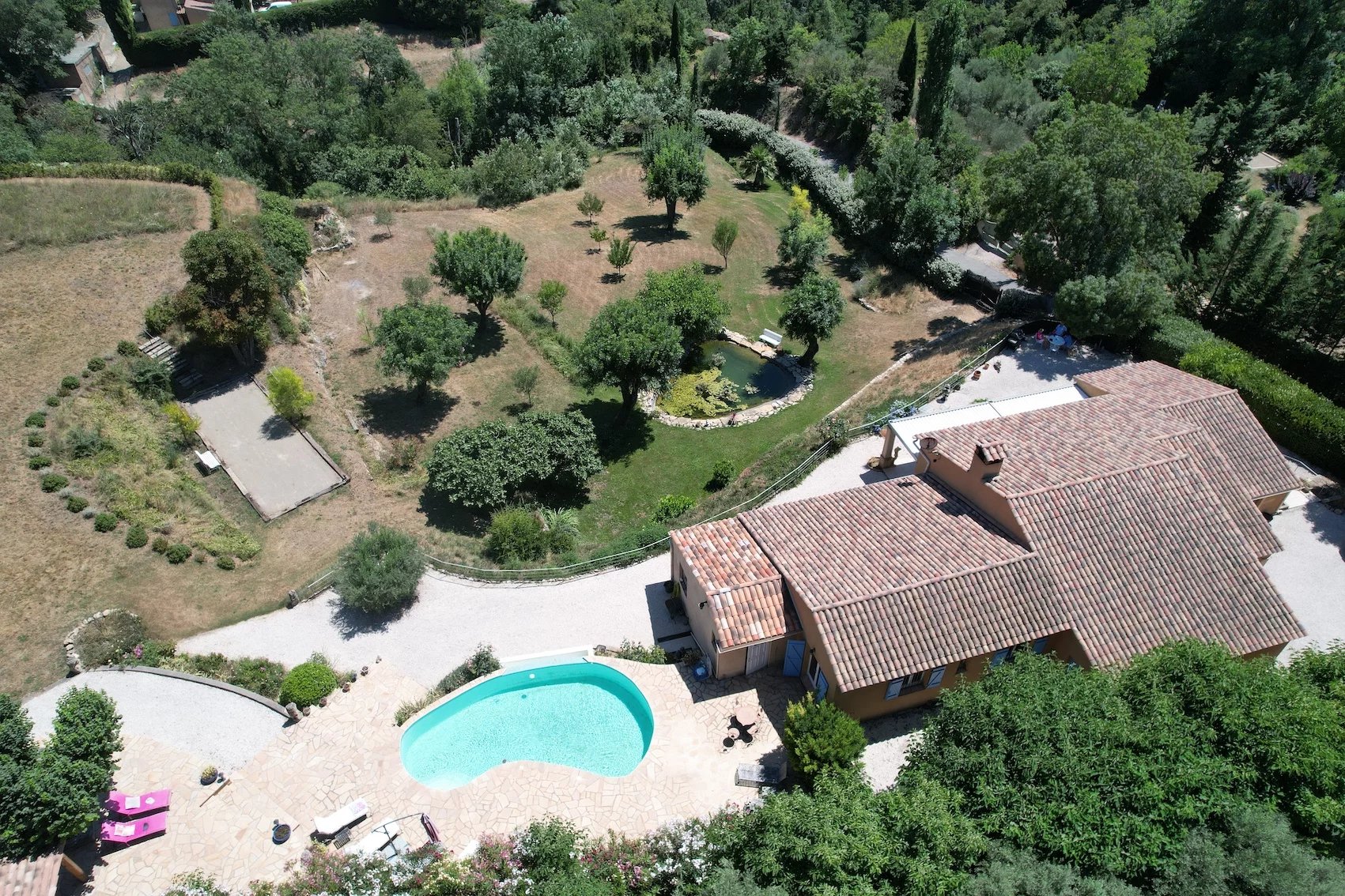 Cotignac 3 bedrooms pool garage walking distance from the centre