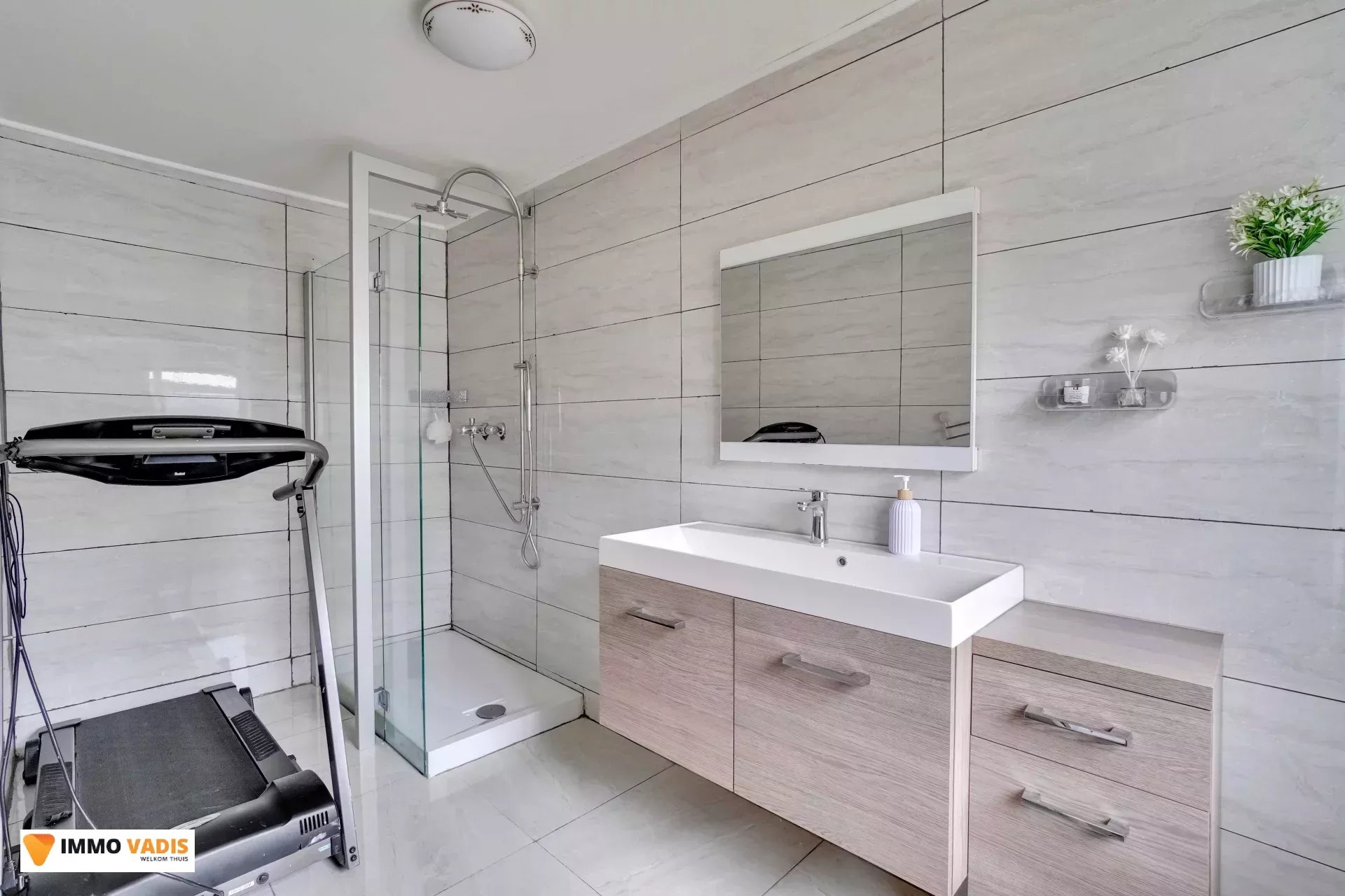 gerenoveerde gezinswoning met 5 slaapkamers