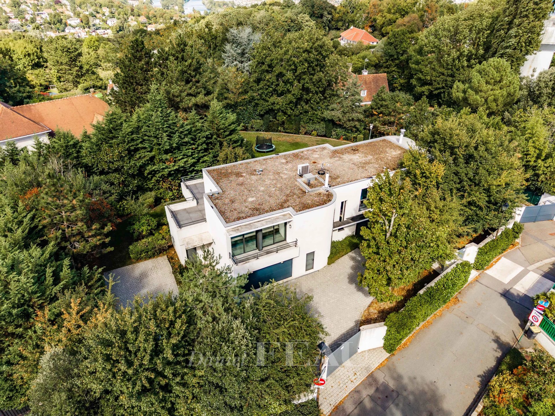 5 Bedroom Villa/Townhouse's Image 8