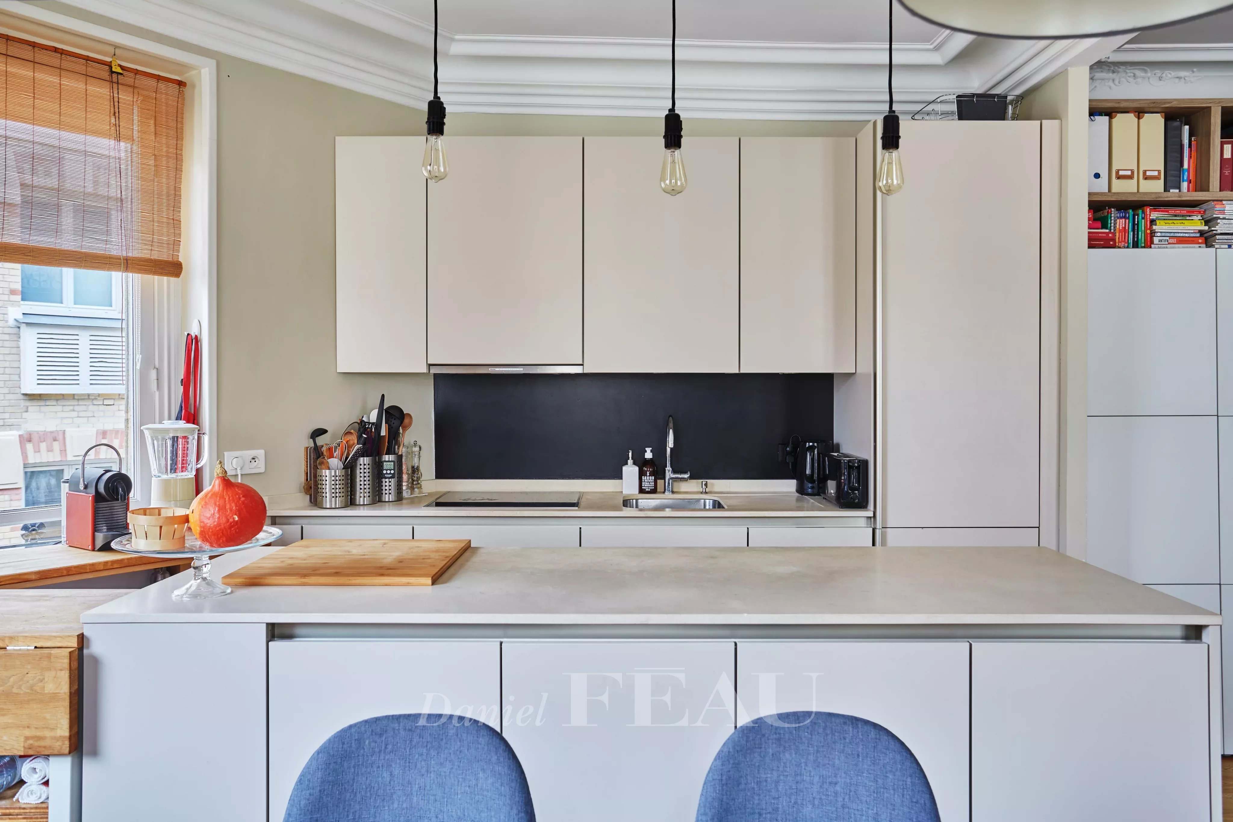 Sale Apartment Paris 16th