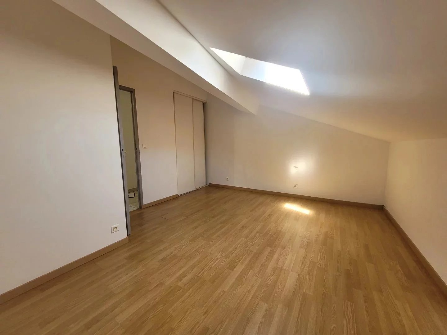 Rental Apartment Puy-l'Évêque