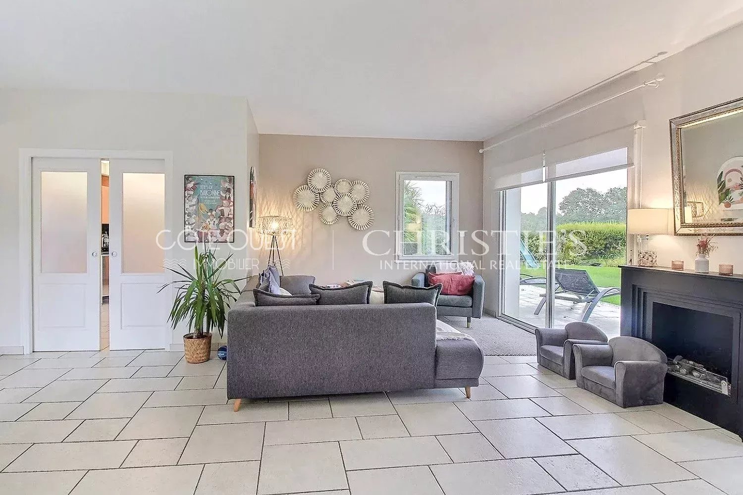 6 Bedroom Villa/Townhouse's Image 5
