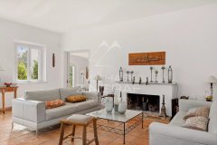 Elegant Architect-Designed Bastide with Expansive Landscaped Grounds — photo 4 of 7