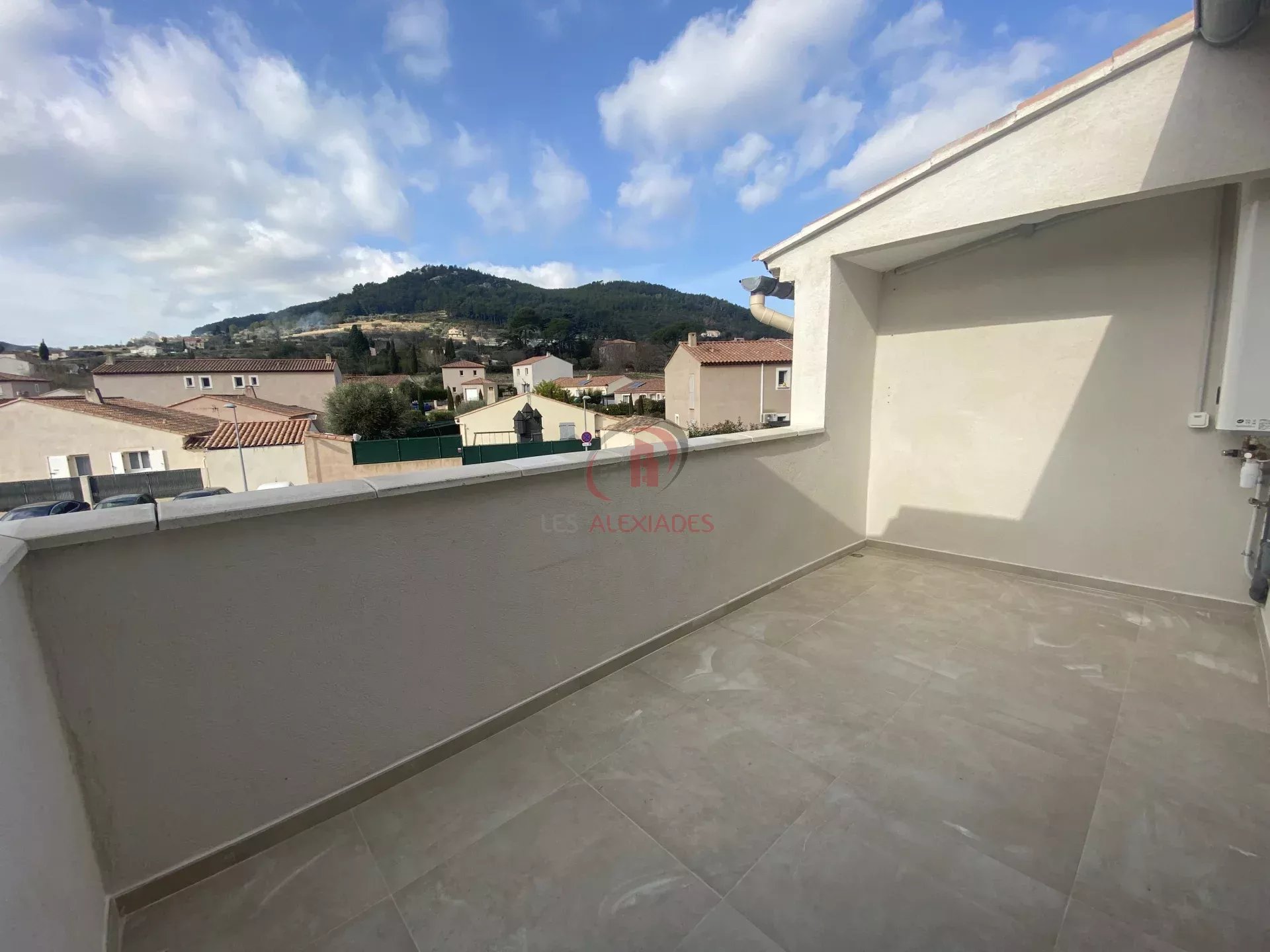 APPARTEMENT T3 EVENOS 920 euros/mois CC