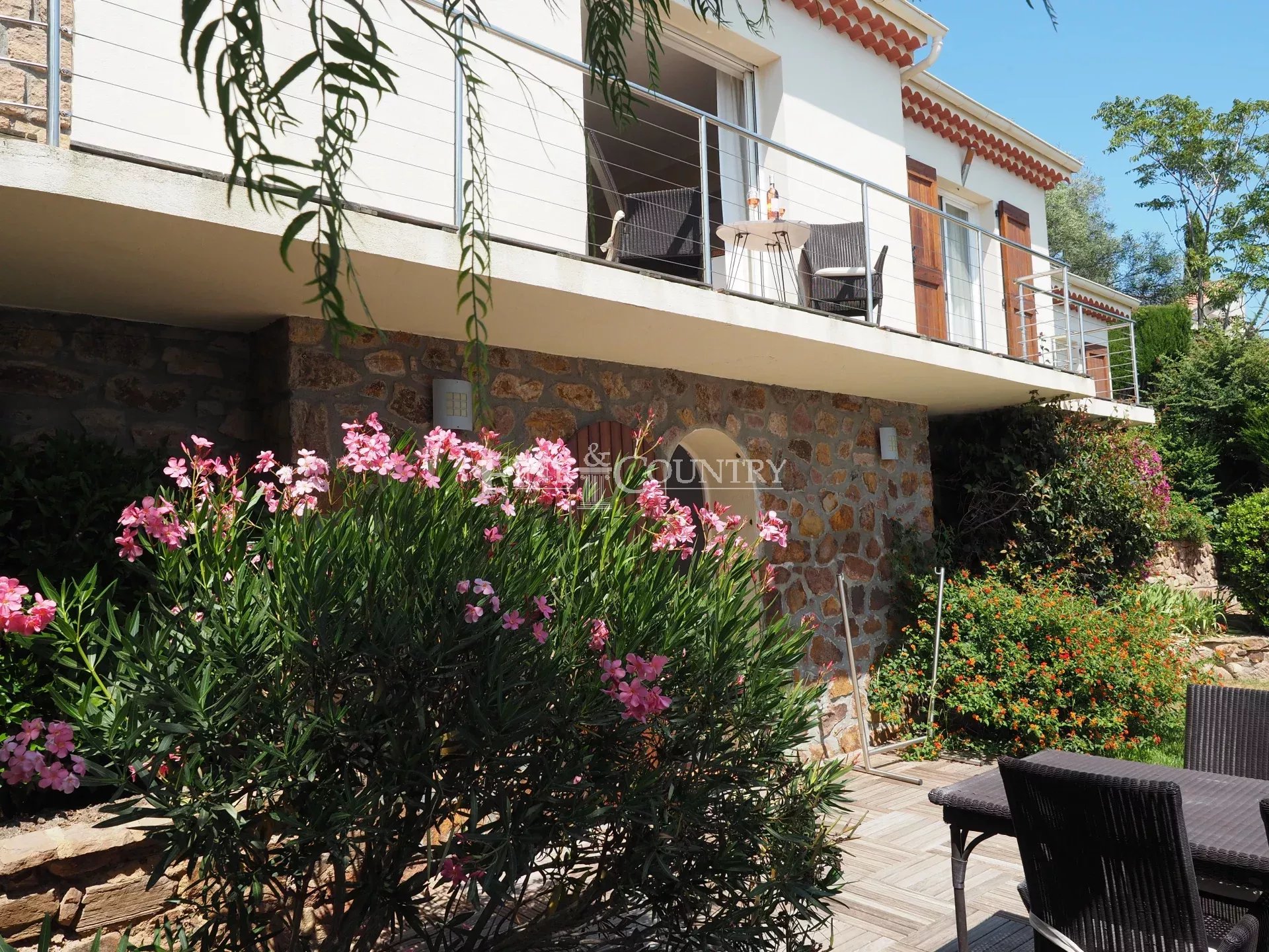 Photo of Villa for salle in Le Trayas with sea views