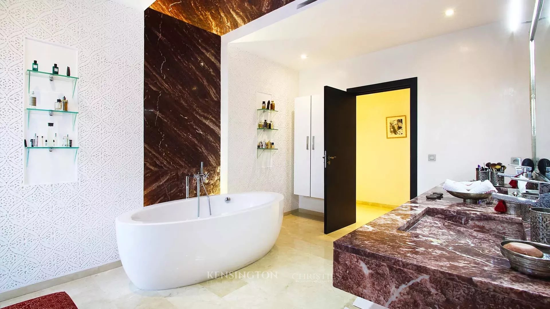 5 Bedroom Villa/Townhouse's Image 29