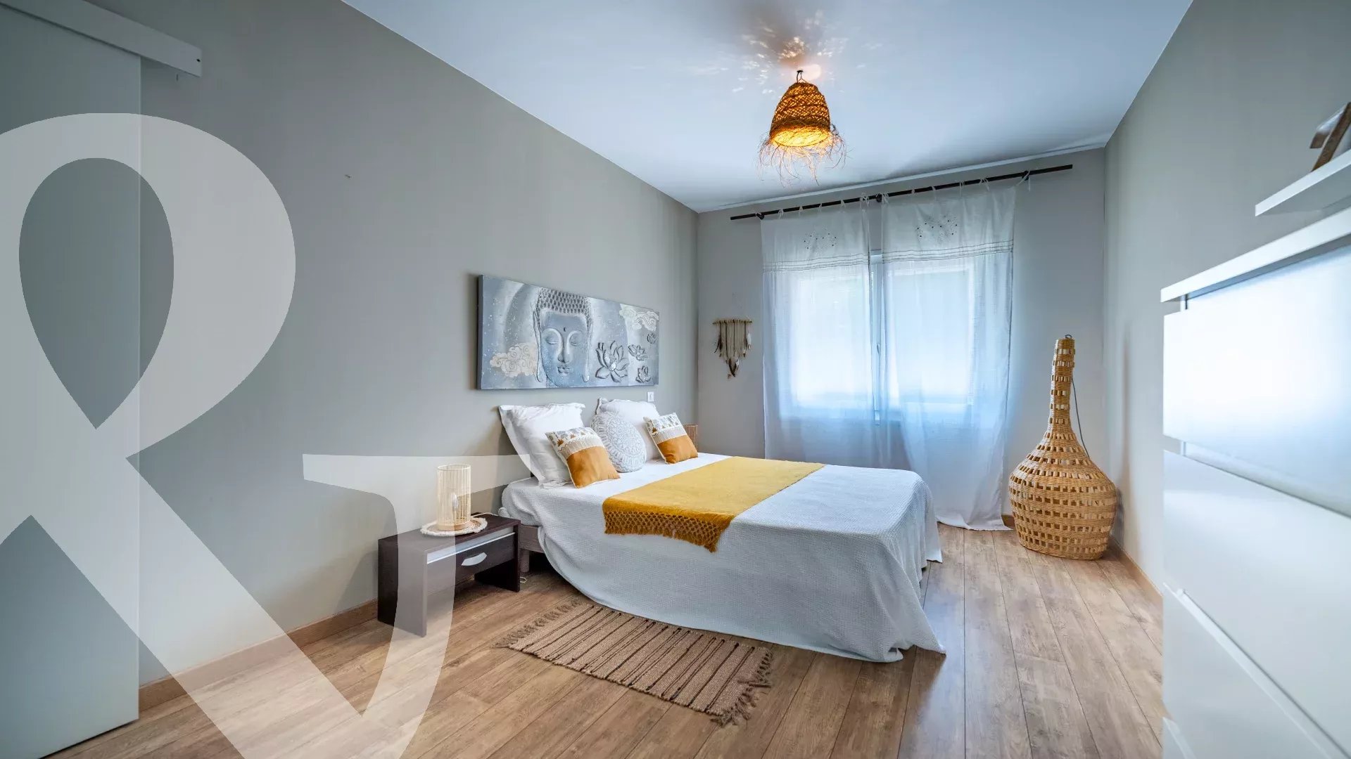 MAISON DE VILLAGE EN PIERRE